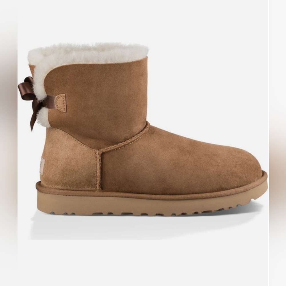UGG Mini Bailey Bow ll Genuine Shearling Bootie (Women) 6 US